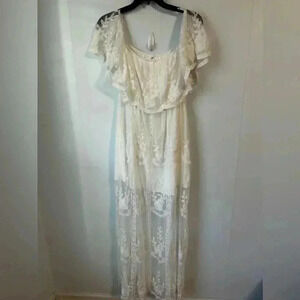 Size medium dress. New without tags.